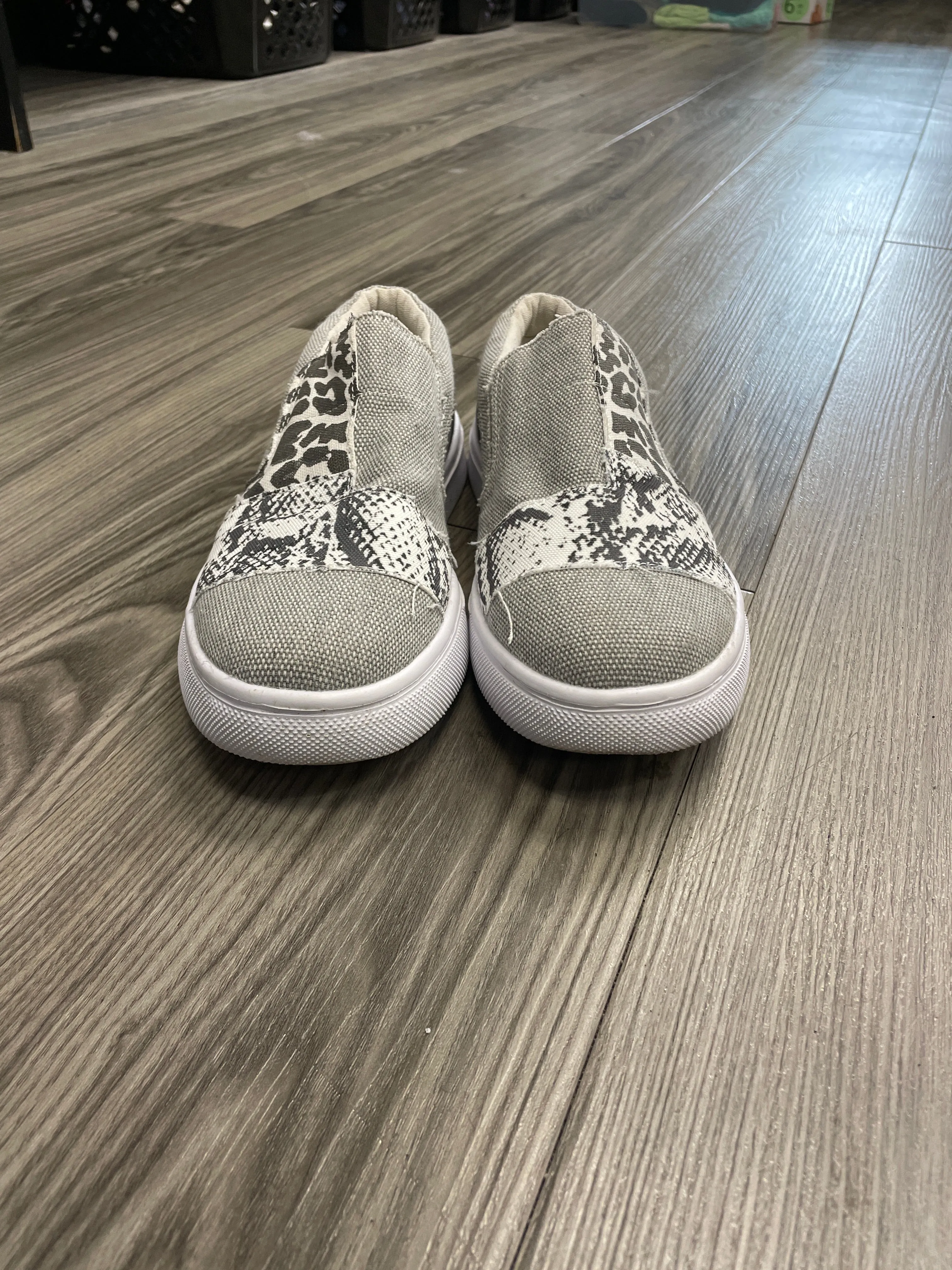 Shoes Flats By Clothes Mentor  Size: 8